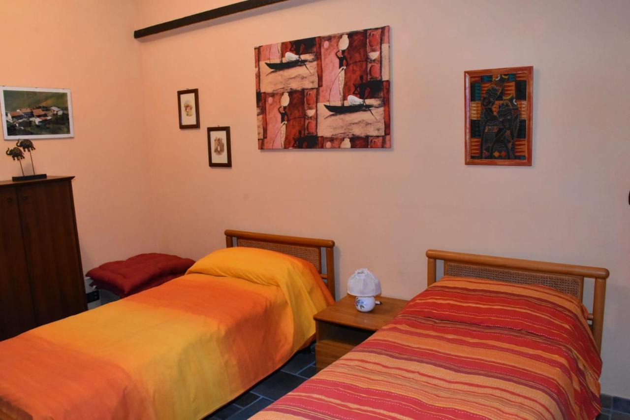 La Casa Di Enzo Bed & Breakfast Lequio Tanaro Ngoại thất bức ảnh